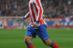 莱万双响助莱万特西甲夺冠，赛季完美收官